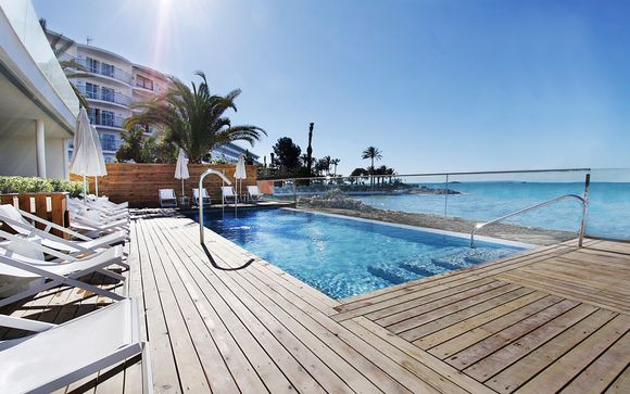 Partenza da Agosto: Moderno hotel sulla Spiaggia di Figueretas con accesso Spa