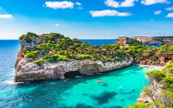 Soggiorno di charme e relax in mezza pensione di fronte al Mar Mediterraneo