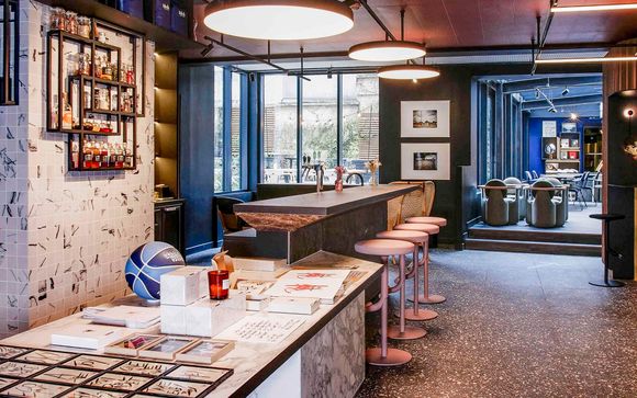 Stijlvol uitje met ontbijt in levendige buurt